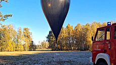 Nocny zrzut papierosów z powietrza. Policja bada sprawę balonów Nocny zrzut papierosów z powietrza. Policja bada sprawę balonów